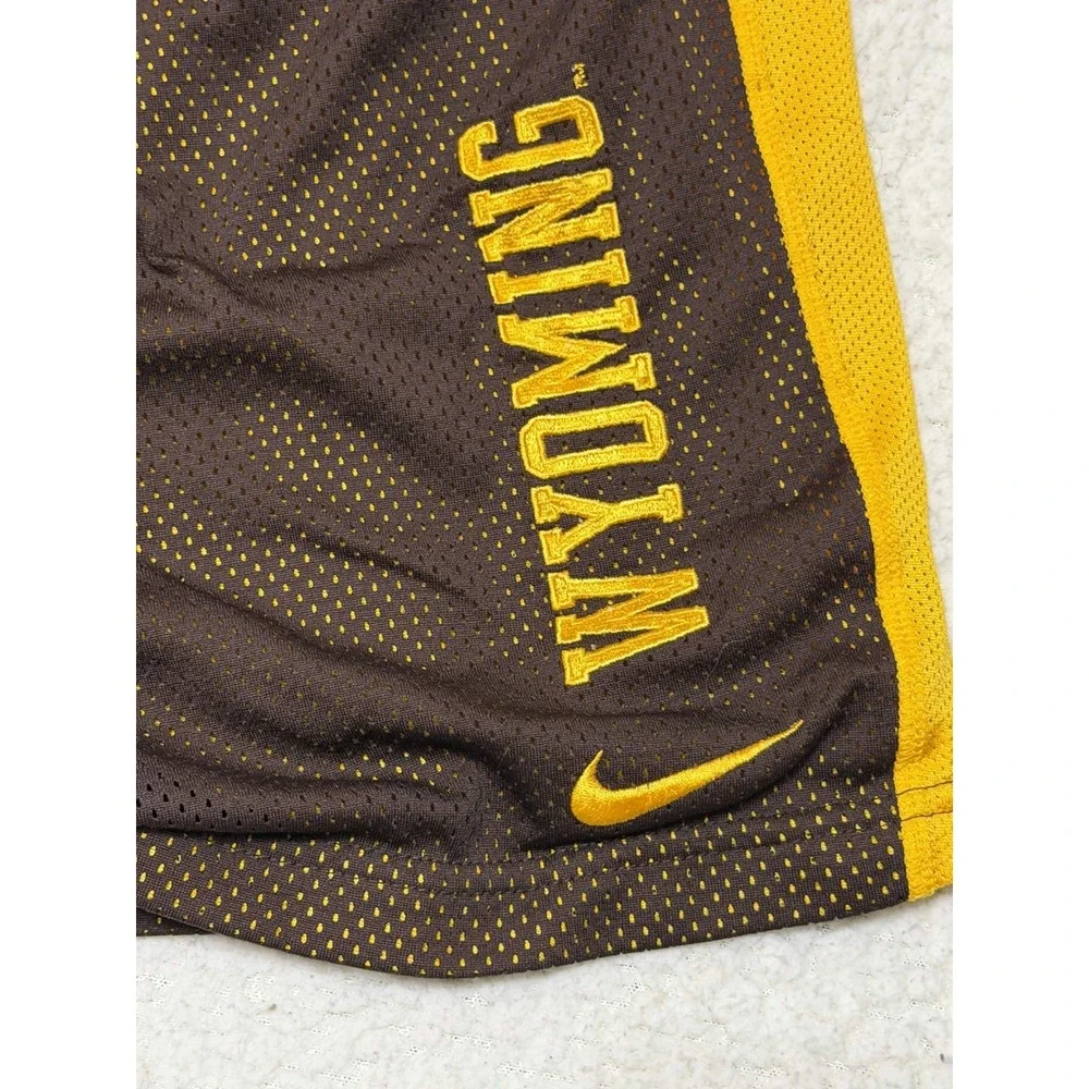 Nike Mens Wyoming Cowboys Shorts Size XXL Athletic Shorts Brown Dri-fit Solid